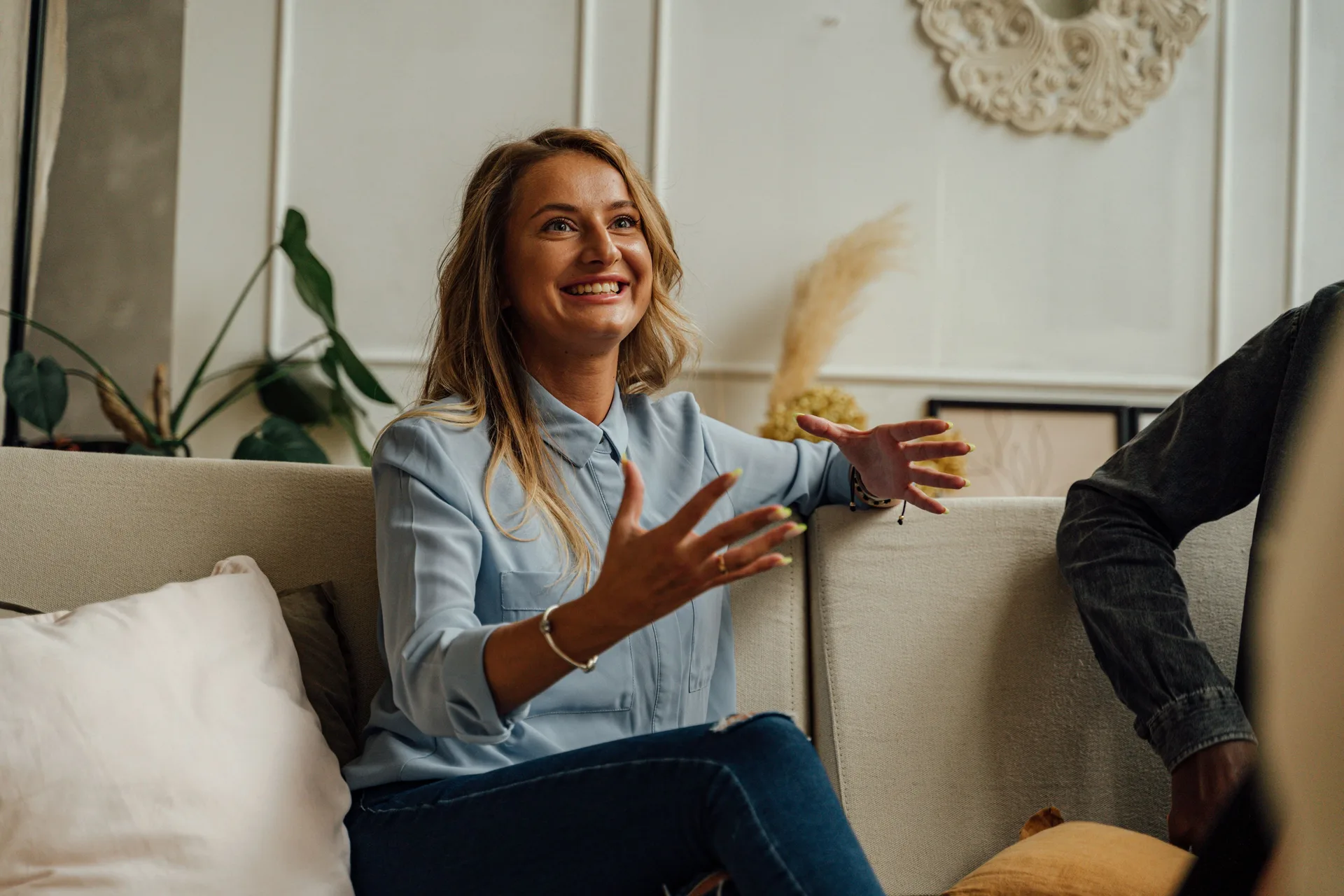 A practitioner speaking with a client during a nutrition consultation